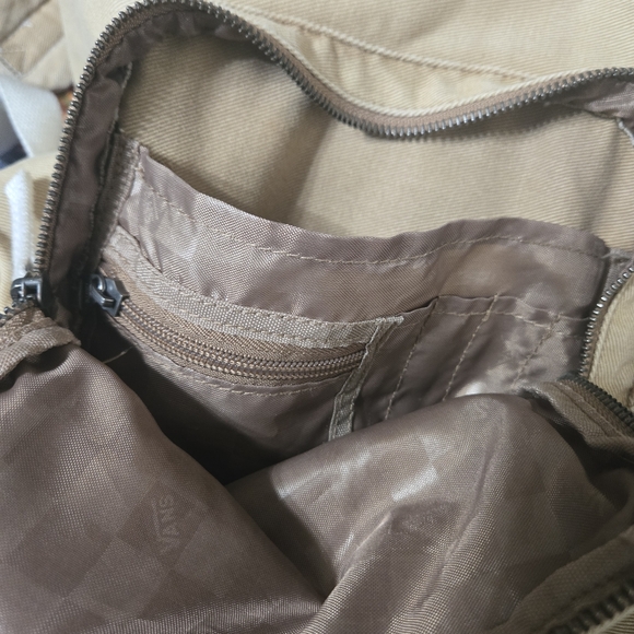 VANS 2 Piece Set Vans Off The Wall backpack and Vans beanie cap - Picture 8 of 16